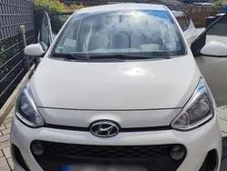Weiß Gebraucht 2017 Hyundai i10 Classic Kleinwagen | 8.000 € (Fairer Preis)