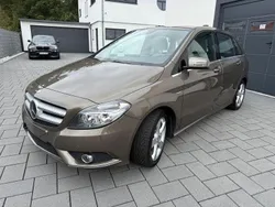 Grau Gebraucht 2013 Mercedes B180 Van / Kleinbus | 11.000 € (Guter Preis)