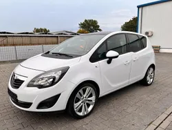 Weiß Gebraucht 2011 Opel Meriva Van / Kleinbus | 4.800 € (Fairer Preis)