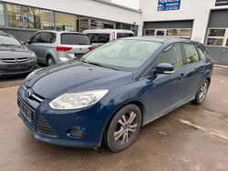 Blau Gebraucht 2014 Ford Focus Ambiente Kombi | 1.950 € (Superpreis)