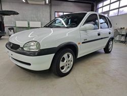 Weiß Gebraucht 1999 Opel Corsa Edition Limousine | 6.000 €