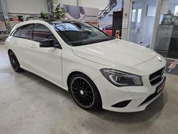 Weiß Gebraucht 2015 Mercedes CLA180 Shooting Brake Kombi | 12.900 € (Fairer Preis)