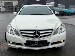 Weiß Gebraucht 2011 Mercedes E220 Coupé | 11.999 € (Fairer Preis)