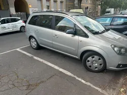 Silber Gebraucht 2005 Opel Zafira Van / Kleinbus | 2.500 €