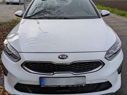 Weiß Gebraucht 2021 Kia Ceed Sportswagon Kombi | 20.000 € (Fairer Preis)