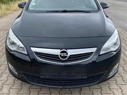 Schwarz Gebraucht 2011 Opel Astra Eco Kombi | 4.200 € (Fairer Preis)