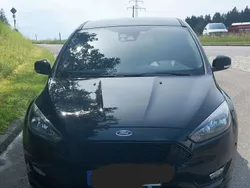 Schwarz Gebraucht 2018 Ford Focus ST-Line Limousine | 11.400 € (Superpreis)
