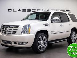Weiß Gebraucht 2011 Cadillac Escalade SUV | 39.950 € (Fairer Preis)