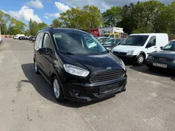 Schwarz Gebraucht 2021 Ford Tourneo Courier Titanium Van / Kleinbus | 12.980 € (Fairer Preis)