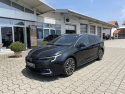 Mysticschwarz mica Gebraucht 2023 Toyota Corolla Team Limousine | 31.490 € (Teuer)