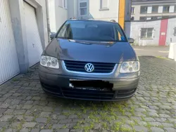 Grau Gebraucht 2005 VW Touran Van / Kleinbus | 1.500 € (Guter Preis)