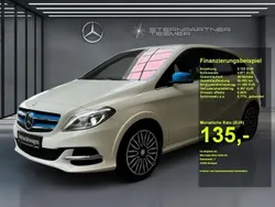 Weiß Gebraucht 2016 Mercedes B250e Van / Kleinbus | 11.850 €