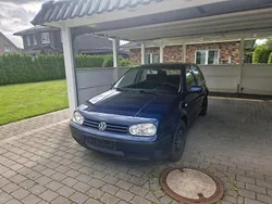 Blau Gebraucht 2000 VW Golf IV Limousine | 2.000 € (Fairer Preis)