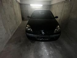 Schwarz Gebraucht 2005 Renault Clio II Dynamique Limousine | 950 € (Guter Preis)