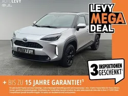 Shimmering silver metallic Gebraucht 2021 Toyota Yaris Hybrid Elegant SUV | 22.970 € (Guter Preis)