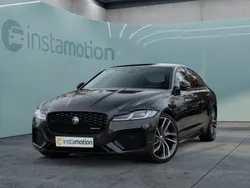 Grau Gebraucht 2024 Jaguar XF R-Dynamic Limousine | 50.685 €