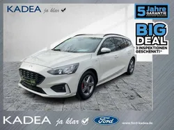 Metropolisweiß metallic Gebraucht 2022 Ford Focus ST-Line X Kombi | 17.480 € (Fairer Preis)