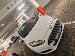 Weiß Gebraucht 2014 Ford Fiesta Kleinwagen | 3.100 € (Fairer Preis)