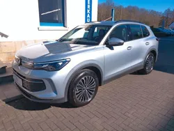 Silber Gebraucht 2024 VW Tiguan Life SUV | 36.990 € (Fairer Preis)