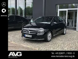 Nachtschwarz Gebraucht 2022 Mercedes B200 Progressive Van / Kleinbus | 31.800 € (Teuer)