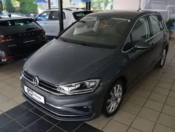 Grau Gebraucht 2020 VW Golf Sportsvan Highline Van / Kleinbus | 19.590 € (Fairer Preis)