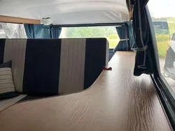 Blau Gebraucht 1978 VW T2 Van | 18.000 €