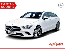 Weiß Gebraucht 2022 Mercedes CLA200 Progressive Limousine | 29.990 € (Guter Preis)