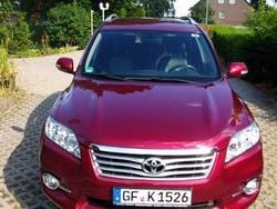 Rot metallic Gebraucht 2010 Toyota RAV4 Executive SUV | 19.499 €