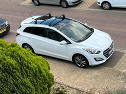 Weiß Gebraucht 2017 Hyundai i30 Kombi | 7.500 € (Superpreis)