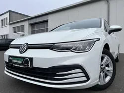 Weiß Gebraucht 2020 VW Golf VII Life Limousine | 17.860 € (Guter Preis)