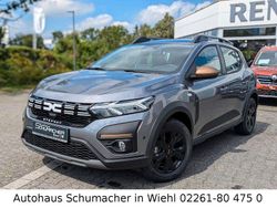 Grau Neu 2025 Dacia Sandero Extreme Kleinwagen | 22.780 € (Etwas zu teuer)