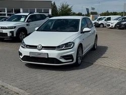 Weiß Gebraucht 2019 VW Golf VII Highline Limousine | 17.485 € (Fairer Preis)