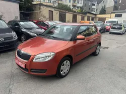 Oranzova tangerine Gebraucht 2009 Skoda Fabia Ambiente Kleinwagen | 2.699 € (Fairer Preis)