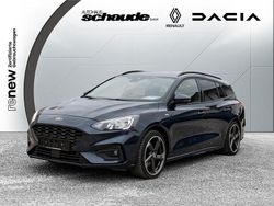 Grau Gebraucht 2020 Ford Focus ST-Line Limousine | 18.500 € (Fairer Preis)