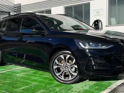 Schwarz Gebraucht 2024 Ford Focus ST-Line Kombi | 24.950 € (Fairer Preis)