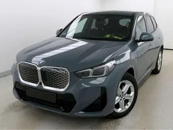 Grün Gebraucht 2024 BMW iX1 M Sport SUV | 42.890 € (Guter Preis)