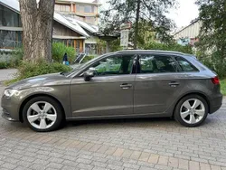 Grau Gebraucht 2015 Audi A3 Sportback Comfort Limousine | 15.000 € (Fairer Preis)