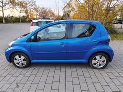 Blau Gebraucht 2009 Toyota Aygo Kleinwagen | 2.900 € (Fairer Preis)