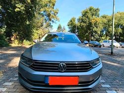 Schwarz Gebraucht 2015 VW Passat Kombi | 8.300 €