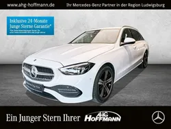 Weiß Gebraucht 2023 Mercedes C200 Avantgarde Limousine | 34.525 € (Guter Preis)
