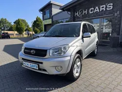 Silber Gebraucht 2004 Toyota RAV4 Sol SUV | 9.900 €