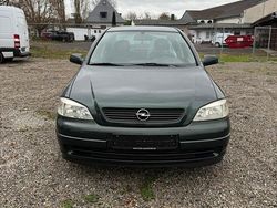 Grün Gebraucht 1999 Opel Astra Limousine | 1.999 € (Fairer Preis)