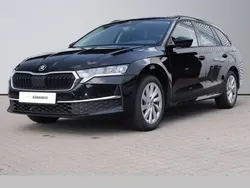 Schwarzmagic perleffekt Gebraucht 2024 Skoda Octavia Selection Kombi | 26.790 € (Guter Preis)