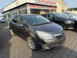 Grau Gebraucht 2012 Opel Meriva Edition Van / Kleinbus | 1.650 € (Etwas zu teuer)