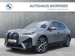 Grau Gebraucht 2022 BMW iX Sport Line SUV | 49.870 € (Fairer Preis)