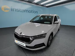 Weiß Gebraucht 2023 Skoda Octavia Kombi | 23.499 € (Guter Preis)