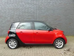 Cadmium red Gebraucht 2019 Smart ForFour Passion Kleinwagen | 10.350 € (Fairer Preis)