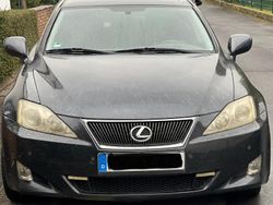 Grau Gebraucht 2007 Lexus IS220d Limousine | 1.700 €
