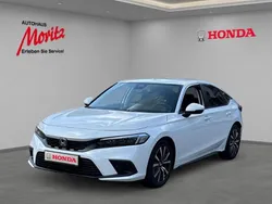 Platinum white pearl Gebraucht 2024 Honda Civic Elegance Limousine | 34.780 € (Fairer Preis)