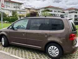 Braun Gebraucht 2011 VW Touran Van / Kleinbus | 6.400 € (Guter Preis)